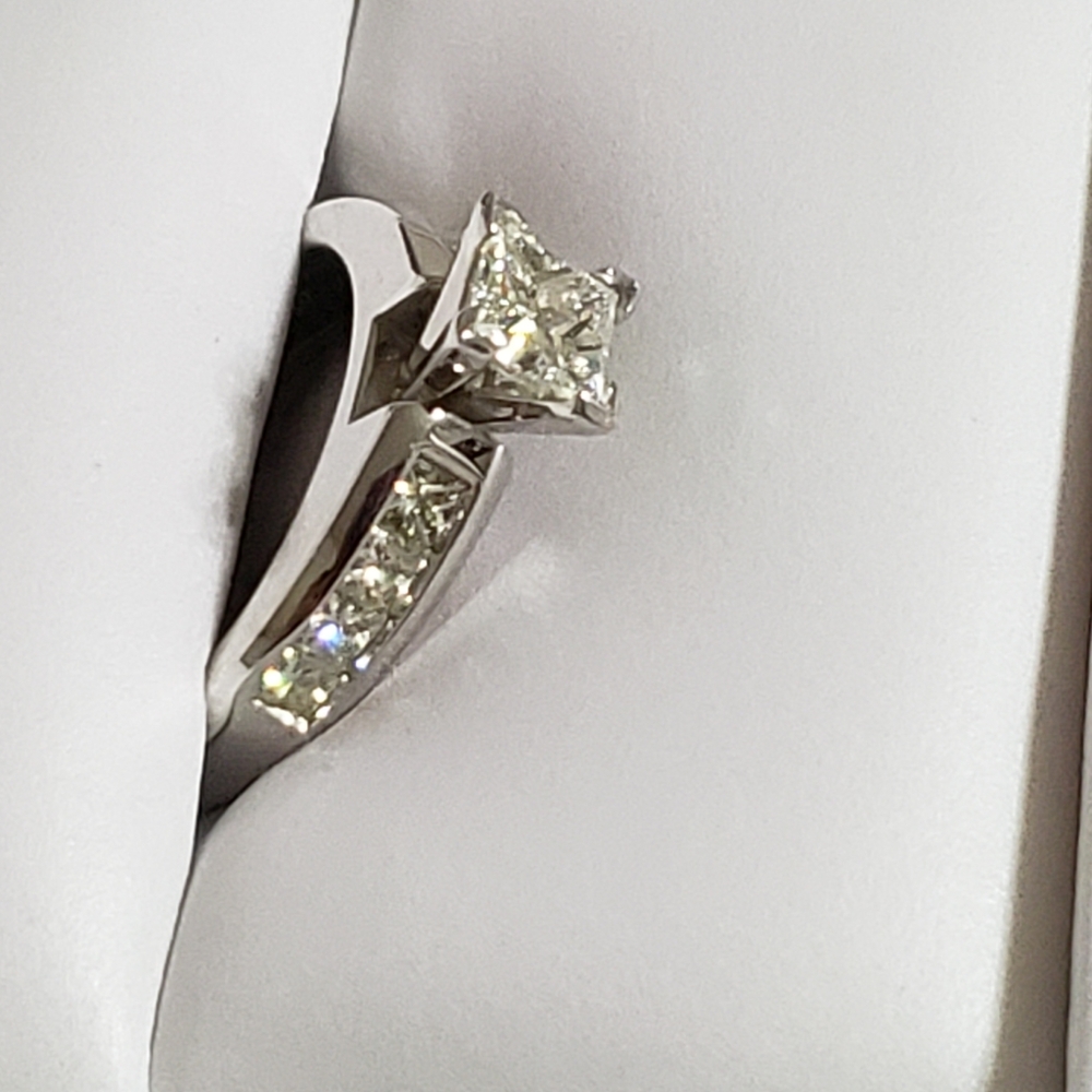 Helzberg Diamonds 14k White Gold Princess Diamond Engagement Ring 💞💎💍 - Picture 8 of 17